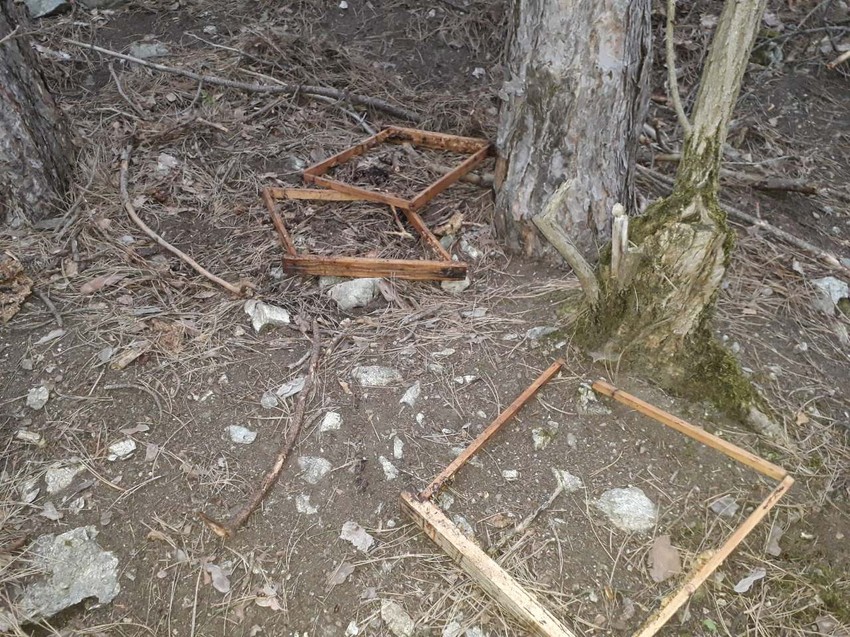 Razvaljene košnice nađene i u šumi 