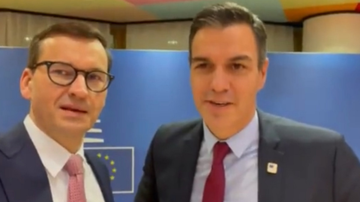 Premier Morawiecki w Brukseli. Nagrał film z premierem Hiszpanii