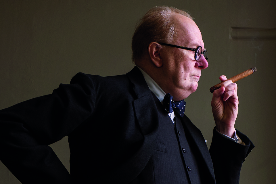 Gary Oldman jako Winston Churchill