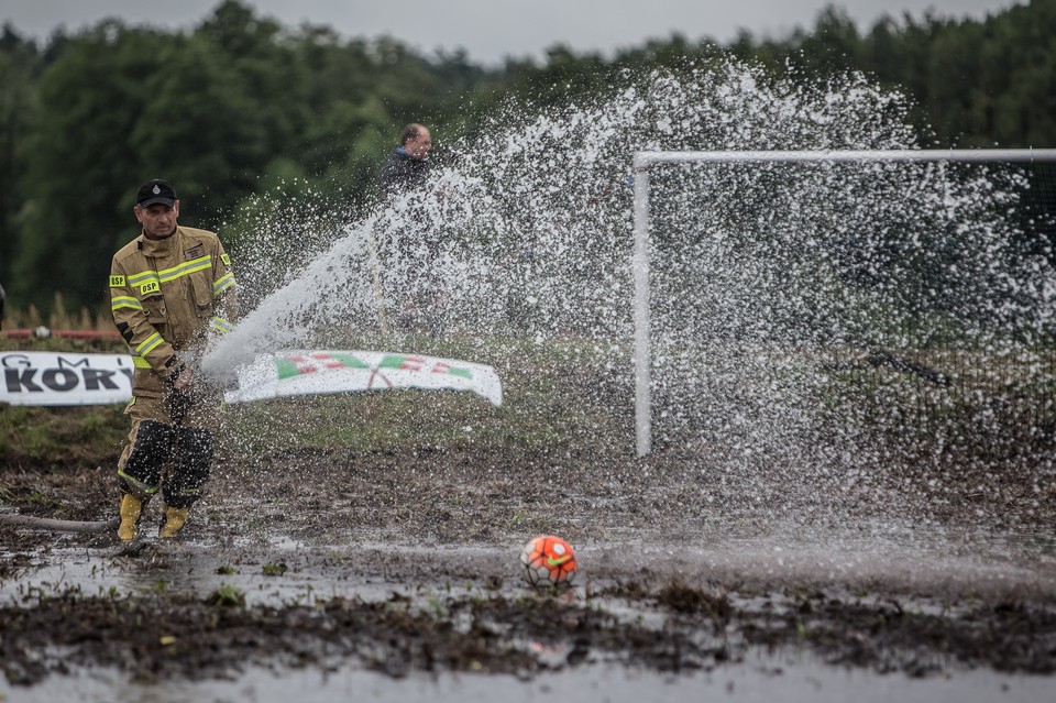 Błotna Liga Mistrzów nad zalewem w Korycinie, woj. podlaskie