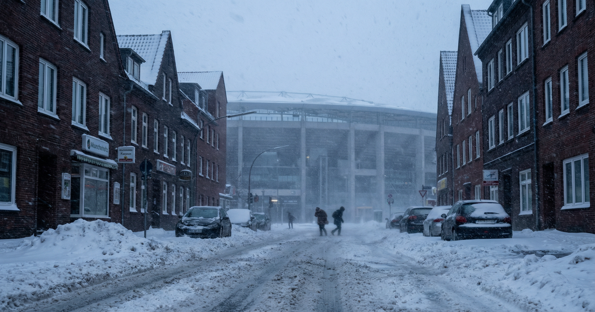 Schneechaos-in-Hamburg-Unheilig-sagt-Konzerte-ab-Bundesliga-Spiel-f-llt-aus