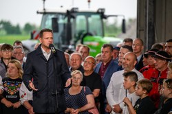 Trzaskowski mówi "stop" importowi z Ukrainy. "Chcemy jeść polskie, zdrowe produkty"