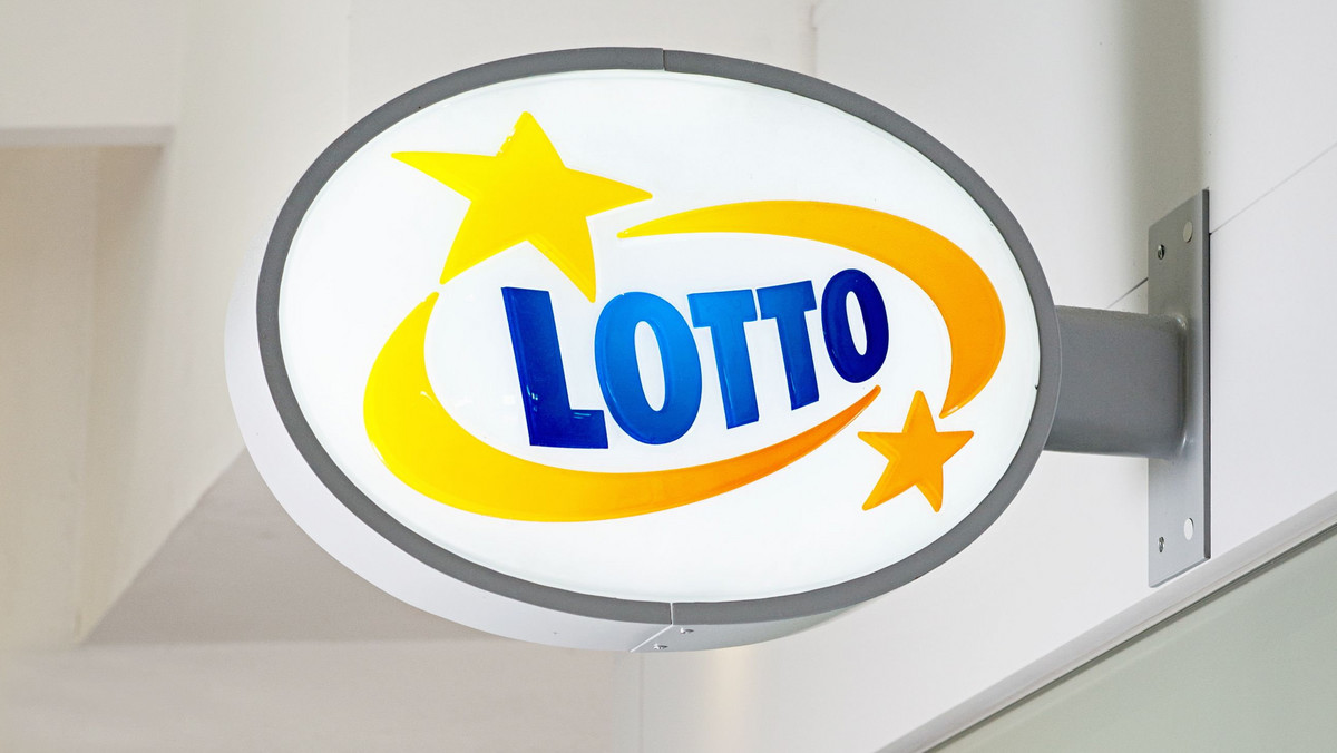 W losowaniu Lotto szczęśliwe okazały się liczby: 9, 19, 32, 35, 40 oraz 43. Odnotowano 33 wygranych drugiego stopnia. Każda warta po 6521.70 zł. 16 lipca losowano także wyniki innych gier - Lotto Plus, Mini Lotto, Kaskada oraz Multi Multi.