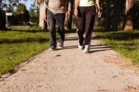 Nawet 3 tys. kroków dziennie może spowolnić rozwój Alzheimera. Nowe badanie