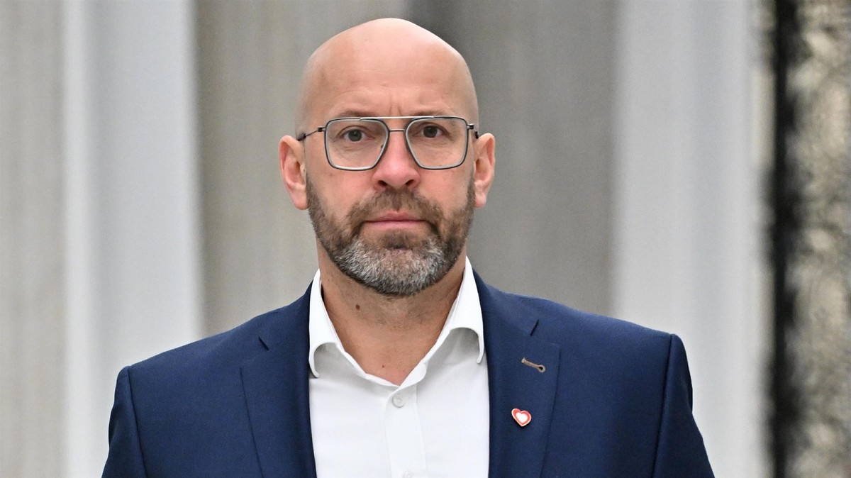 Kim jest nowy minister sportu Jakub Rutnicki? Występował w "Idolu", był bramkarzem w znanym klubie