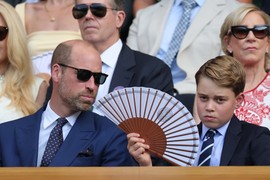 PRINC DŽORDŽ slavi 12. rođendan, palata objavila NOVU FOTOGRAFIJU: Budući kralj je PRAVI ŠMEKER, pozira kao zavodnik i JASNO JE NA KOGA LIČI