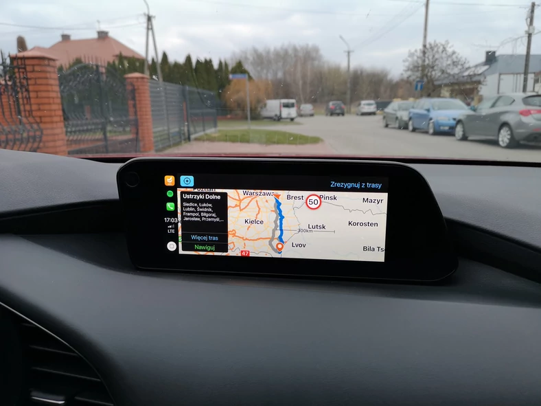 NaviExpert w Apple CarPlay