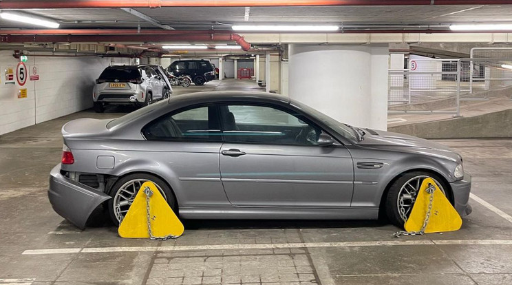 A 2004-es BMW M3 CSL-t a 3-as sorozat Szent Gráljaként emlegetik. / Fotó: mildlyinterestingcarsoflondon / instagram