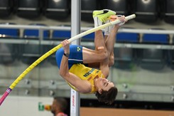 Armand Duplantis zaczął sezon wynikiem 5,90 m. Pokonać 6,00 m nie dał rady