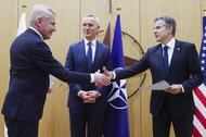 Finlandia została 31. członkiem NATO. Od lewej: fiński minister spraw zagranicznych Pekka Haavisto, sekretarz generalny NATO Jens Stoltenberg oraz sekretarz stanu USA Antony Blinken.