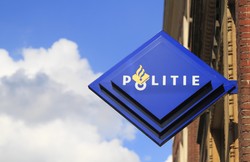 Ktoś wymalował wulgaryzmy na radiowozie holenderskiej policji i podpisał się "Poland". Funkcjonariusze oburzeni [FOTO]