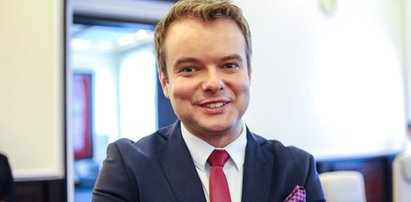 Rafał Bochenek o zdjęciu Bono z Tuskiem: to niebezpieczne