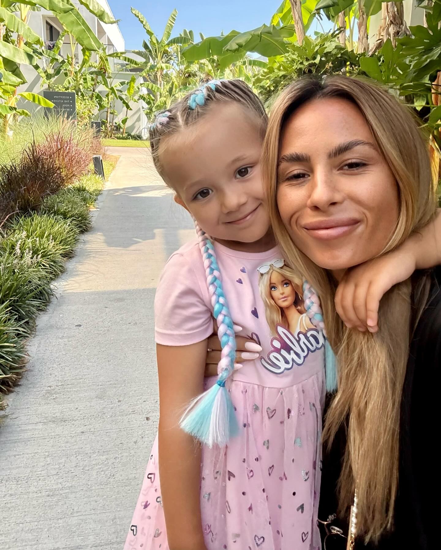 Známa tanečnica Natália Glosíková s dcérkou Zairou.