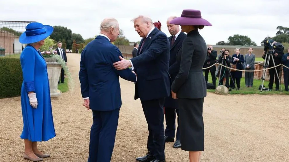 Predsednik Tramp se rukovao sa kraljem Čarlsom Trećim, a njih dvojica su razgovarali ispred Vindzorskog zamka | Foto: Ian Vogler/Daily Mirror/PA Wire