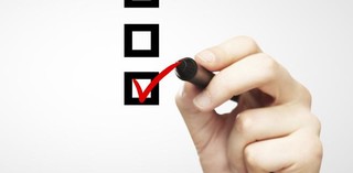 CBOS: Prezydent - 70 proc. zaufania; premier - 61 proc.; Schetyna - 46 proc. nieufności