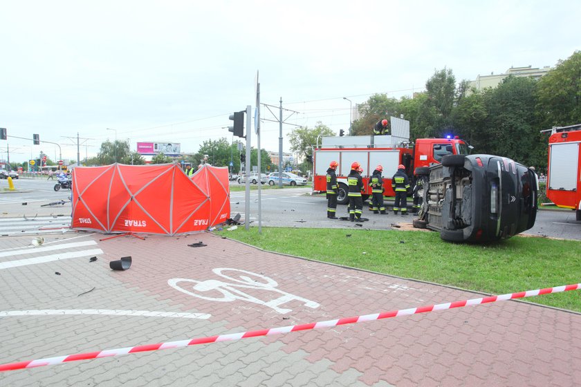 Kierowca potrącił rowerzystki na Bielanach