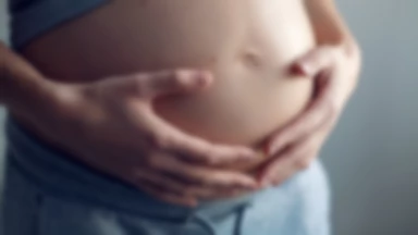 Nakłaniają kobiety do utrzymania ciąży bez względu na okoliczności. Rozwiesili plakaty w miastach