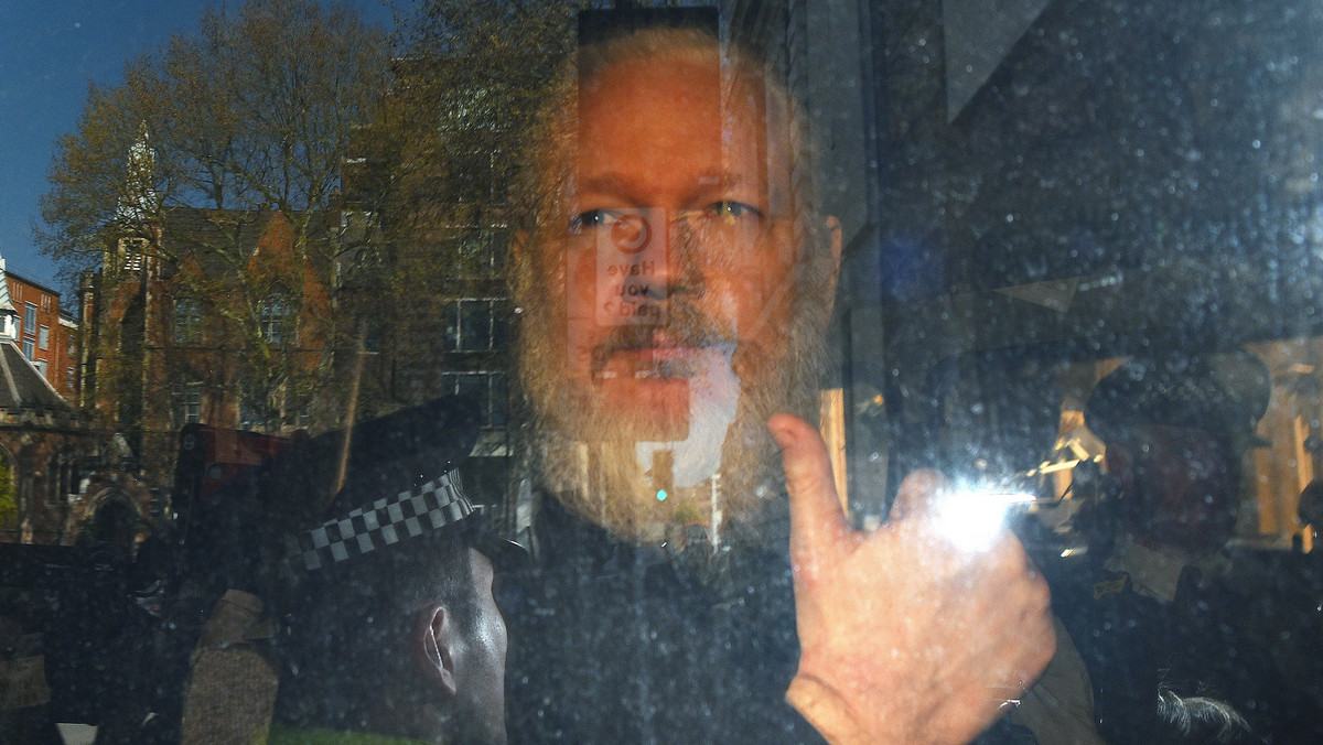 Julian Assange aresztowany. Sąd uznał go winnym