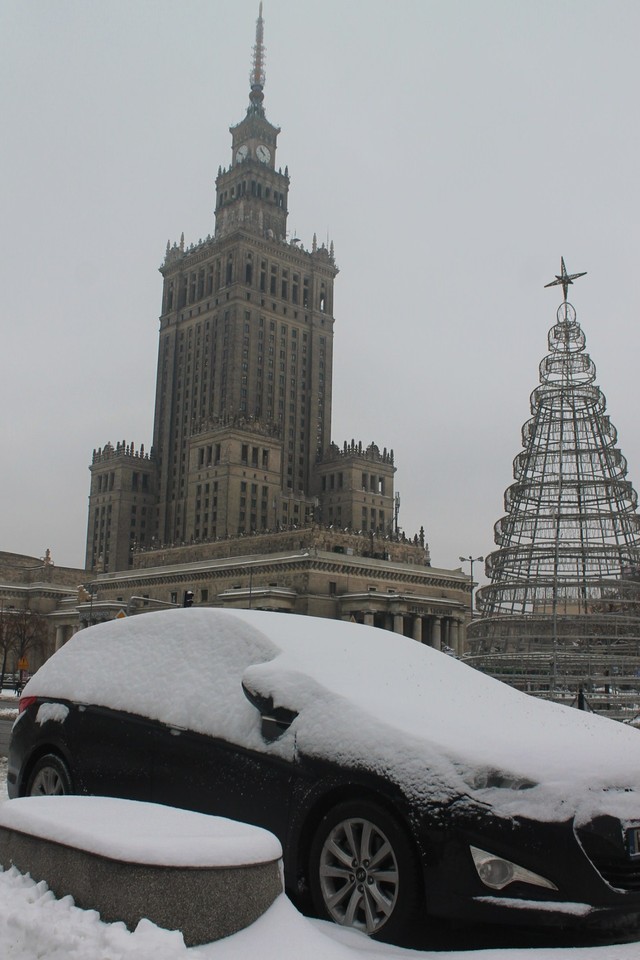 Zasypało Warszawę. W ciągu nocy napadało 12 cm śniegu