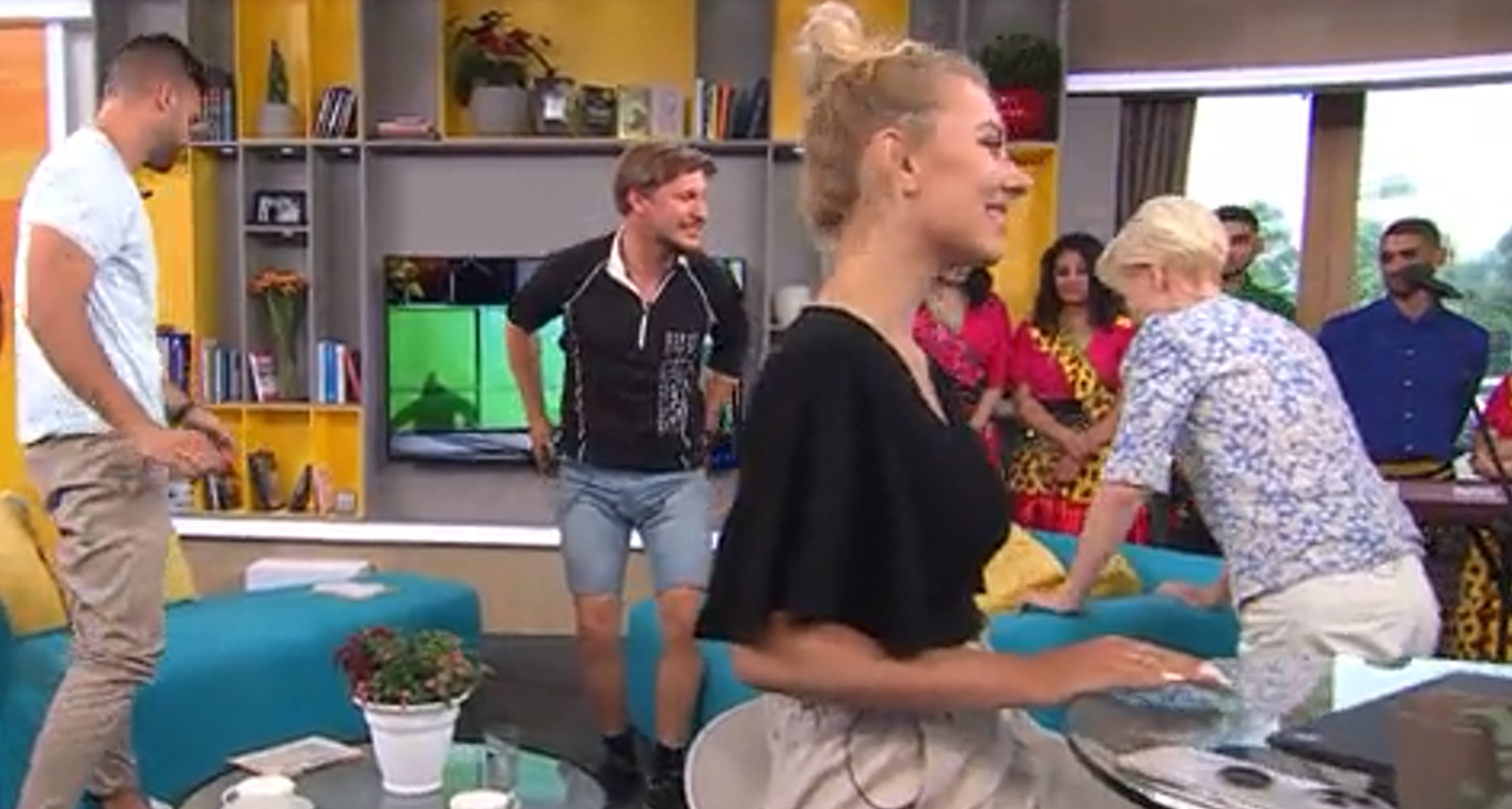 Kvetka Horváthová skúšala akrobatické kúsky. 