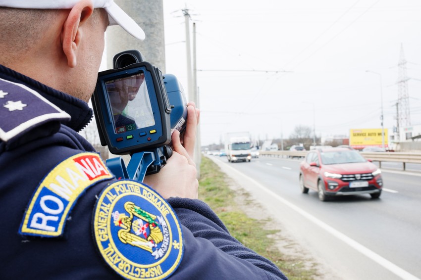 Rumunski policajac sa radarom