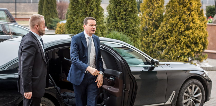 Co za historia! Morawiecki kazał przemalować nowy samochód. Nie spodobał mu się kolor