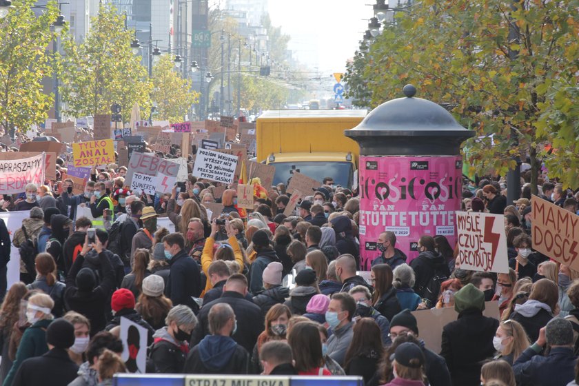 W Łodzi trwa największa manifestacja w Polsce