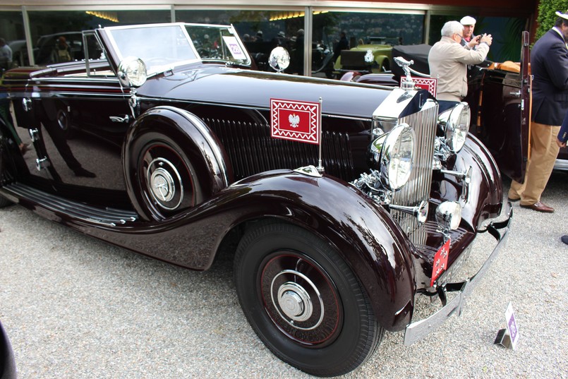 Rolls-royce V12 phantom III o numerze nadwozia 3CM81 został zbudowany na specjalne zamówienie dla generała Władysława Sikorskiego.