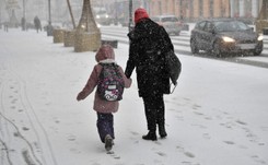 BURZE ŚNIEŻNE znów nad Polską. Gdzie się pojawią? [POGODA]
