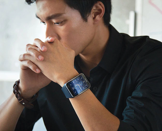 Nowa generacja smartwatchy (na zdjęciu aktualny model Gear S) Samsunga umożliwiać będzie płatności zbliżeniowe. Na zdjęciu Samsung Gear S. fot. Samsung.