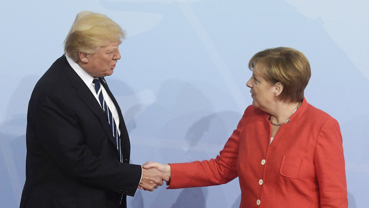 Kanclerz Niemiec Angela Merkel i prezydent USA Donald Trump wezwali po dzisiejszej rozmowie telefonicznej do natychmiastowego zawieszenia broni w Syrii, czego wymaga rezolucja przyjęta przez Radę Bezpieczeństwa ONZ - poinformował rzecznik Merkel Steffen Seibert.