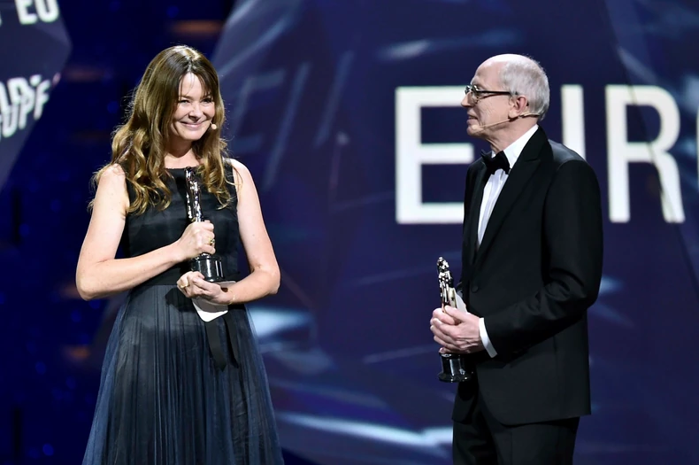 Ene Ustarud i Janus Bileskov Jansen, nagrađeni montažeri za film "Komuna" Tomasa Vinterberga