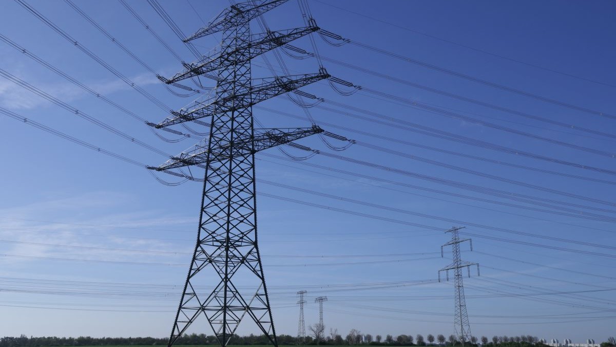 Până unde pot crește prețurile pentru energie electrică, după ce s-a spart bariera de 1.200 lei/MWh