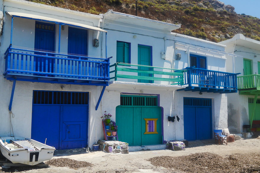Charakterystyczną cechą Klimy są jego tradycyjne, kolorowe domki, nazywane "syrmatami"