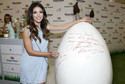 Celebrytki malują jajka w Tesco: Klaudia Halejcio