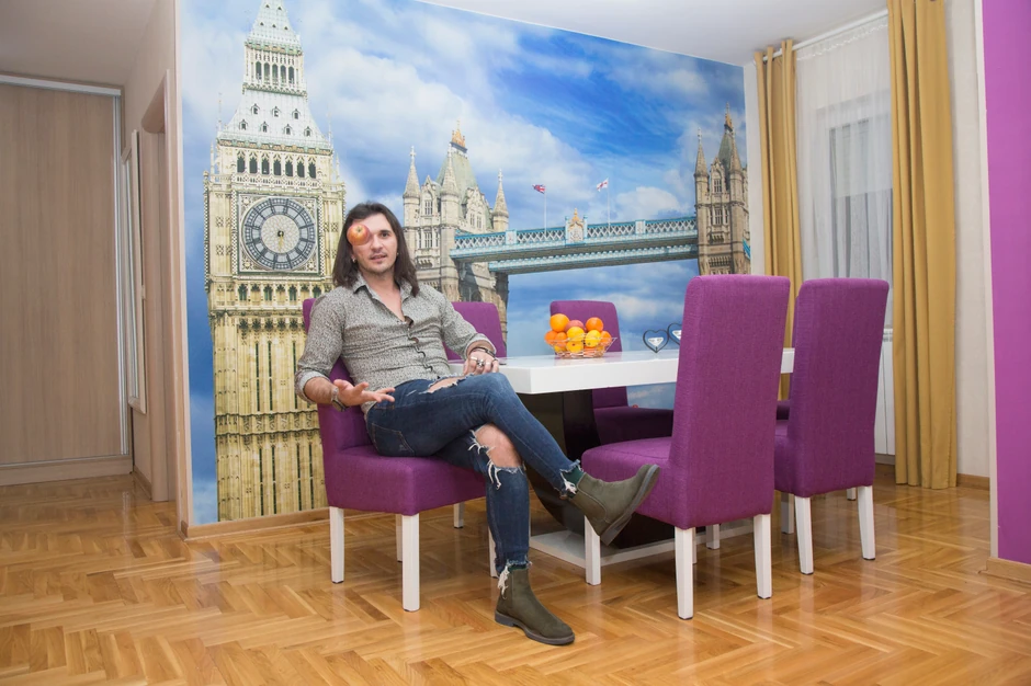 Pavle Dejanić, na gajbi kod