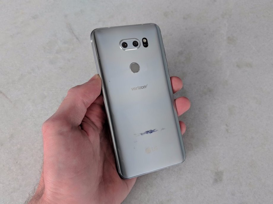 LG V30