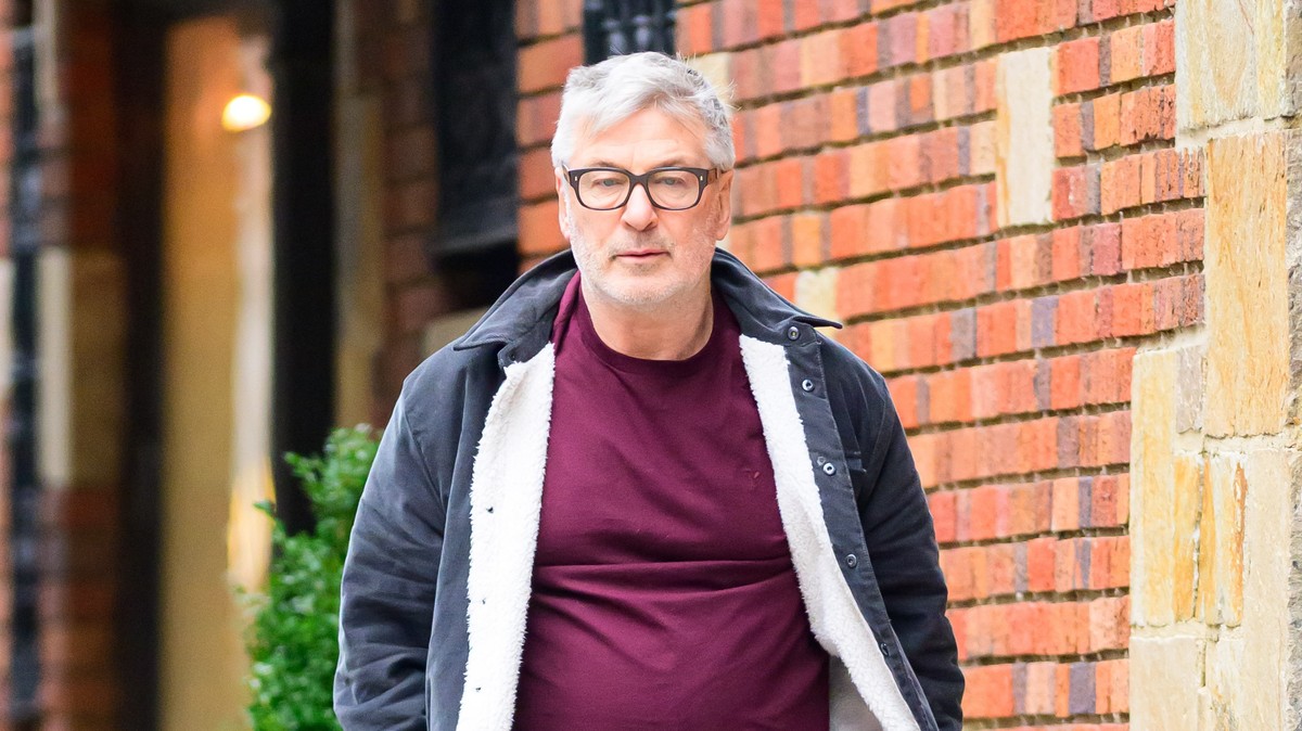 Óriási bajban van Alec Baldwin: egy FBI-os miatt muszáj lesz bíróság elé állnia