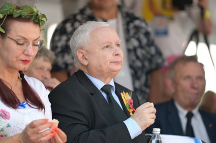 Kaczyński miał pomylić brutto z netto ogłaszając "czternastki". "Była narada"