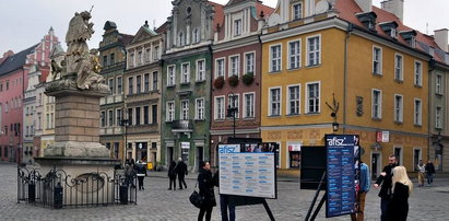 Czym żyje Poznań? Turyści dowiedzą się z ulotek, poznaniacy z afiszy