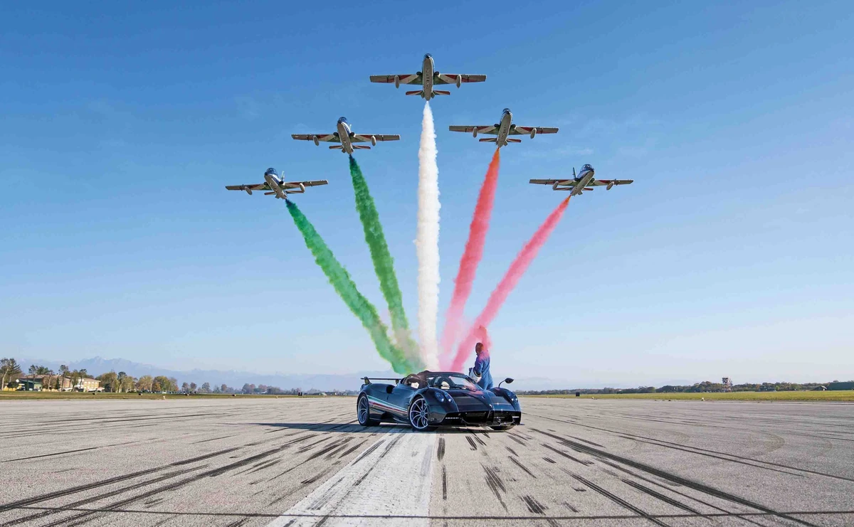 Pagani wjeżdża do Polski. 99 aut po 14 mln zł za sztukę sprzedali w ciemno
