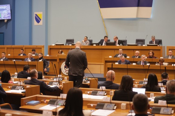 Vlada RS uvodi stroge kazne: Veličanje ustaštva i isticanje simbola tzv. armije RBiH postaće krivično delo