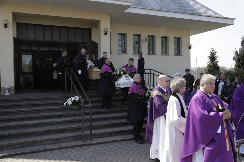 Pogrzeb rodziny, która zginęła w makabrycznym wypadku na Opolszczyźne