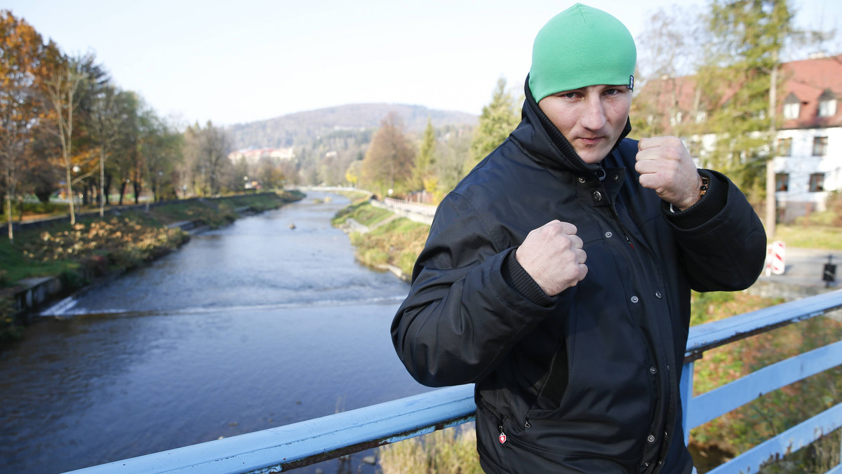 Artur Szpilka (16-1, 12 KO) stoczył dziś ostatni sparing przed zaplanowaną na 8 listopada walką z Tomaszem Adamkiem (49-3, 29 KO). Pojedynek będzie główną atrakcją gali Polsat Boxing Night w Krakowie.