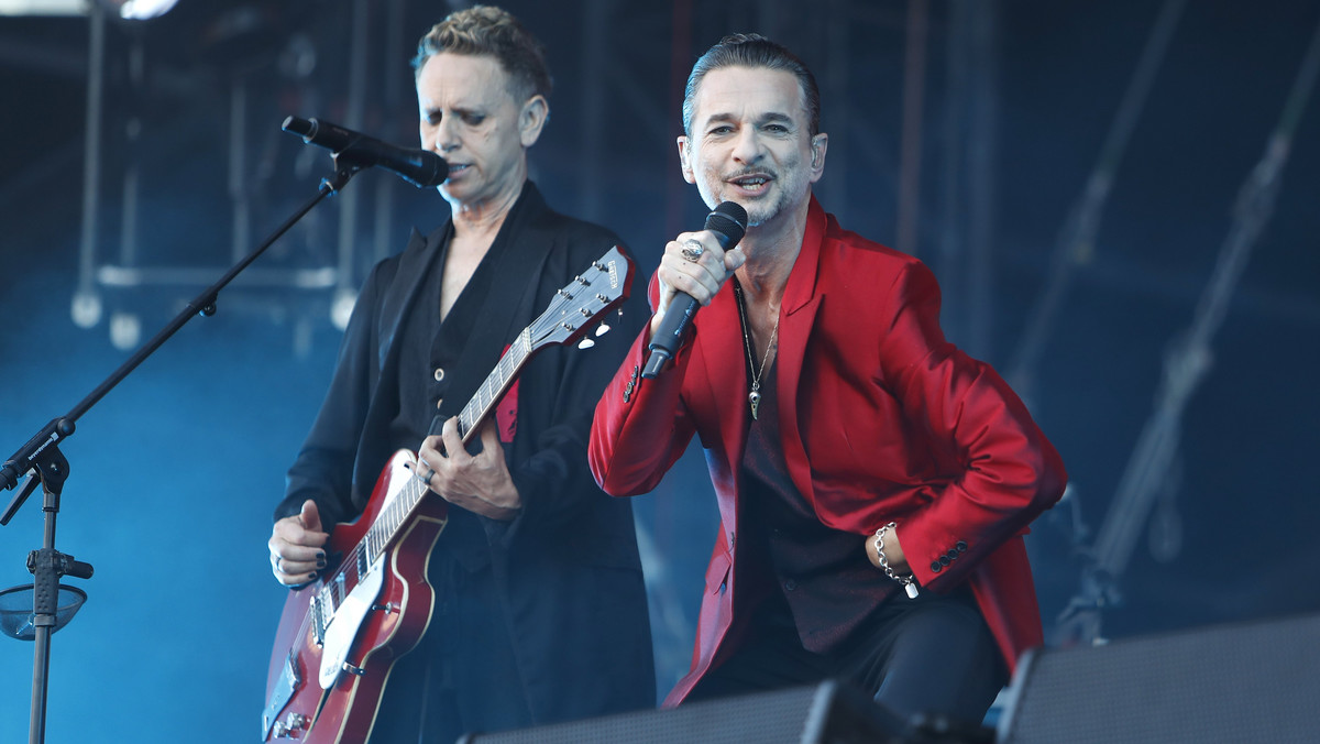 Do sprzedaży trafiły bilety na przyszłoroczne koncerty Depeche Mode w Polsce. Grupa zaprezentuje się 7 lutego w Krakowie, 9 lutego w Łodzi i dwa dni później w Gdańsku. Przedsprzedaż biletów na koncerty ruszyła 23 czerwca. Regularna wystartuje 26 czerwca. Przypomnijmy, że 21 lipca grupa zagra w Warszawie na Stadionie Narodowym.