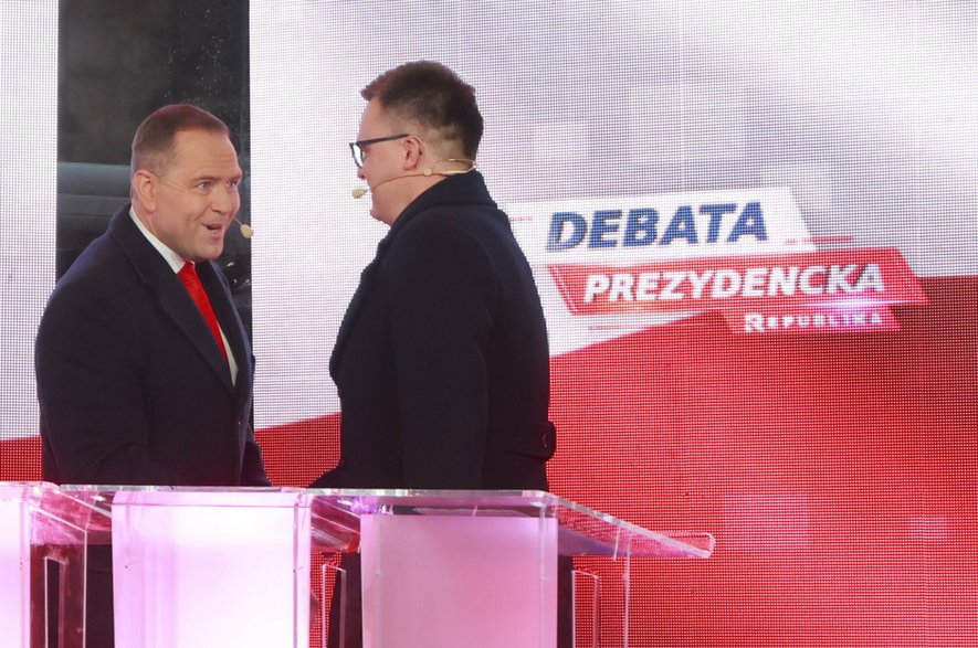 Karol Nawrocki i Szymon Hołownia w czasie debaty w Końskich, 11 kwietnia 2025 r.
