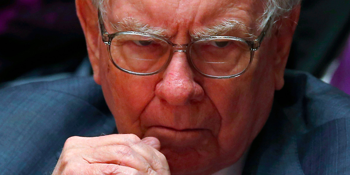 Warren Buffett attacks Trump over his tax returns