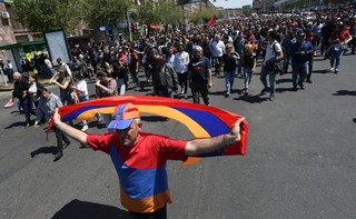 Lider armeńskiej opozycji ostrzega przed wyprowadzeniem wojska na ulicę