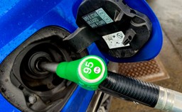 benzyna 95 po 5,80 zł. wielka akcja na stacjach w wielki piątek. lista dla kierowców