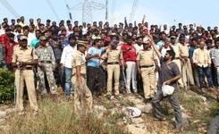 Gwałt zbiorowy w Indiach. Policja zastrzeliła podejrzanych